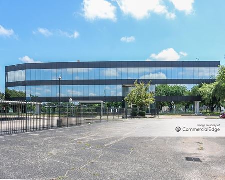 Office space for Rent at 15531 Kuykendahl Road in Houston
