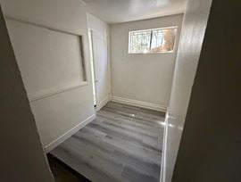 10007 S San Pedro St