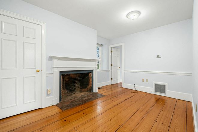 PENDING | 160 SYLVAN STREET  Danvers, MA