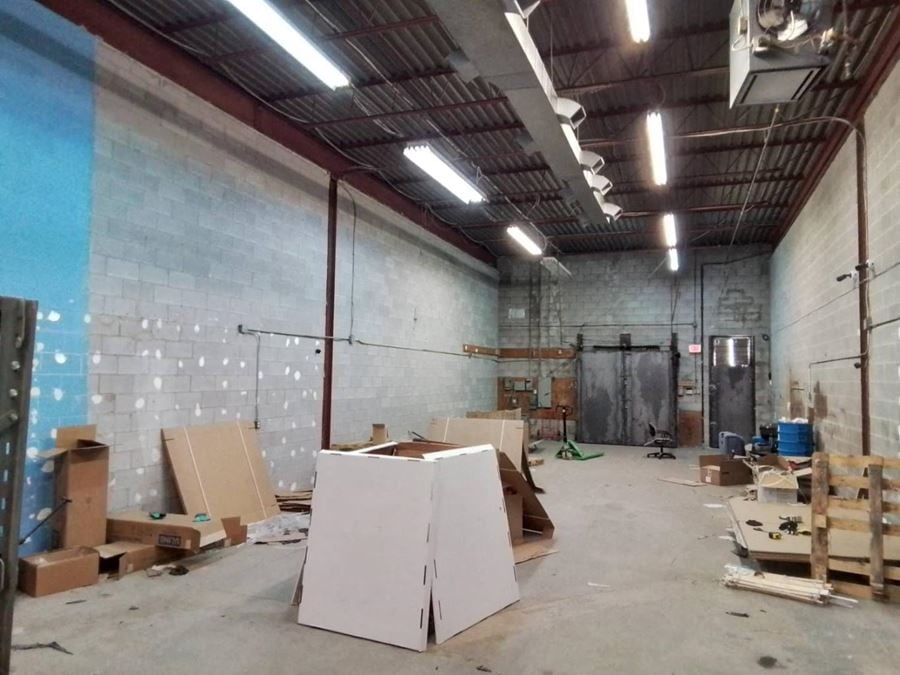 2,500 sqft private industrial warehouse for rent in Scarborough