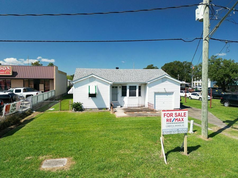 Commercially Zoned House with Paris Rd Frontage