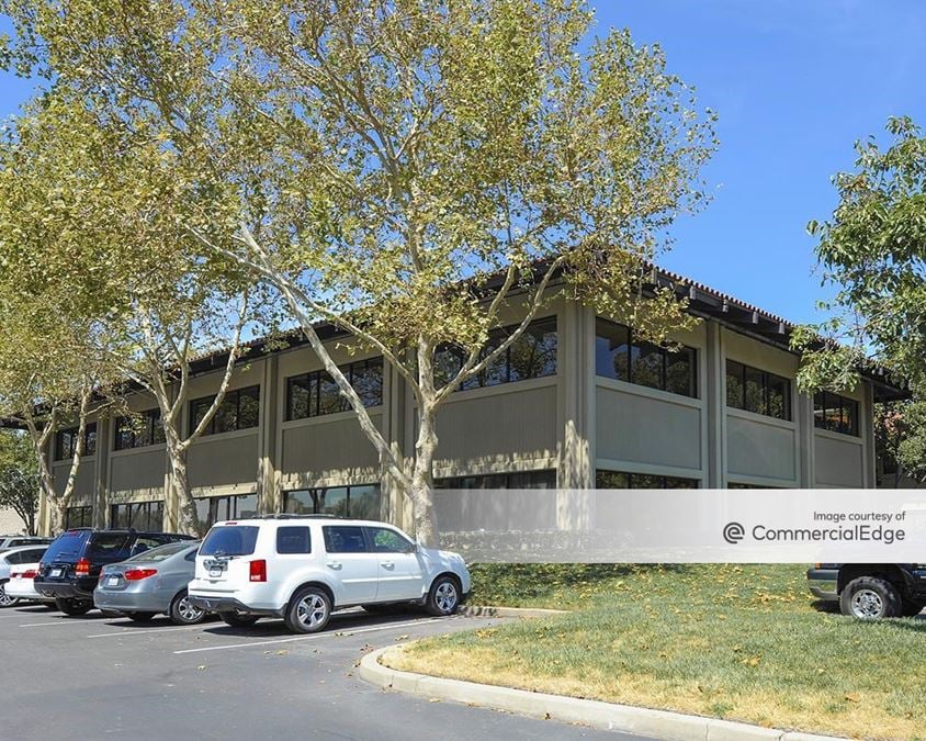 3701 North Freeway & 3901-3927 Lennane Drive