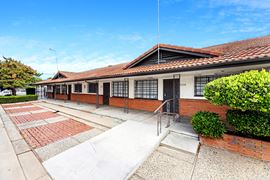 Prime Fully Remodeled Blackstone Ave Space: Move-In Ready