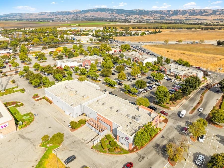 Chipotle, Habit Burger & Shops at Gilroy Crossing