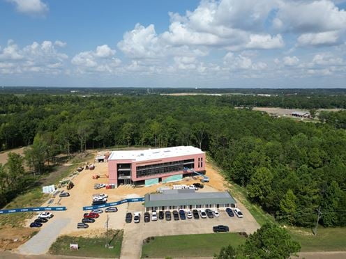 Class A Office - New Construction - Brandon / Amphiteatre District