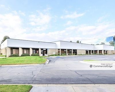 Commercenter Plaza West