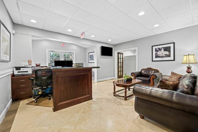 2211 Davie Blvd