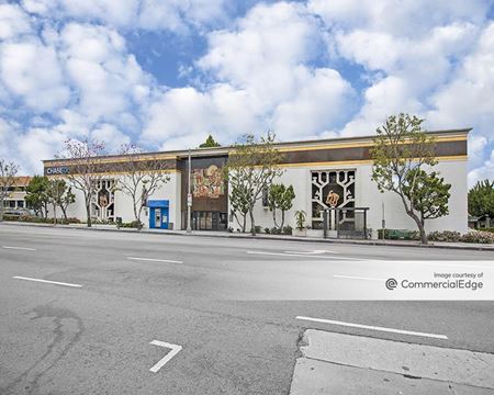 Photo of commercial space at 17107 Ventura Blvd in Encino