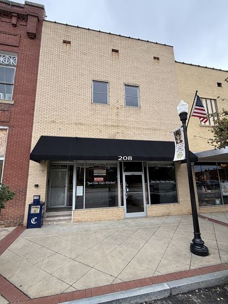Retail space for Sale at 208 North Broad Street in Clinton