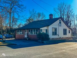 ±2,400 SF Freestanding Commercial Building