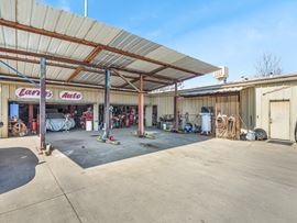 ±1,724 SF Retail Automotive Building in Visalia, CA