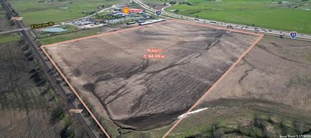 Photo of commercial space at NEQ IH 35 and Lone Oak Road (FM 3002) in Valley View