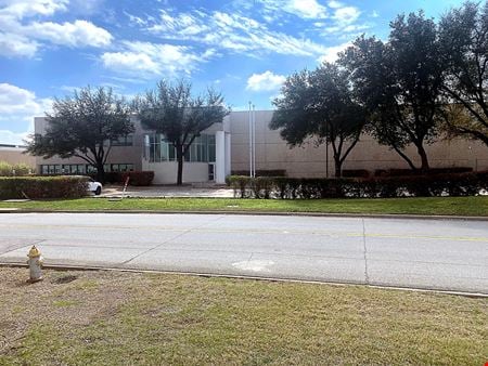 Photo of commercial space at 6001 Campus Circle Drive West in Irving