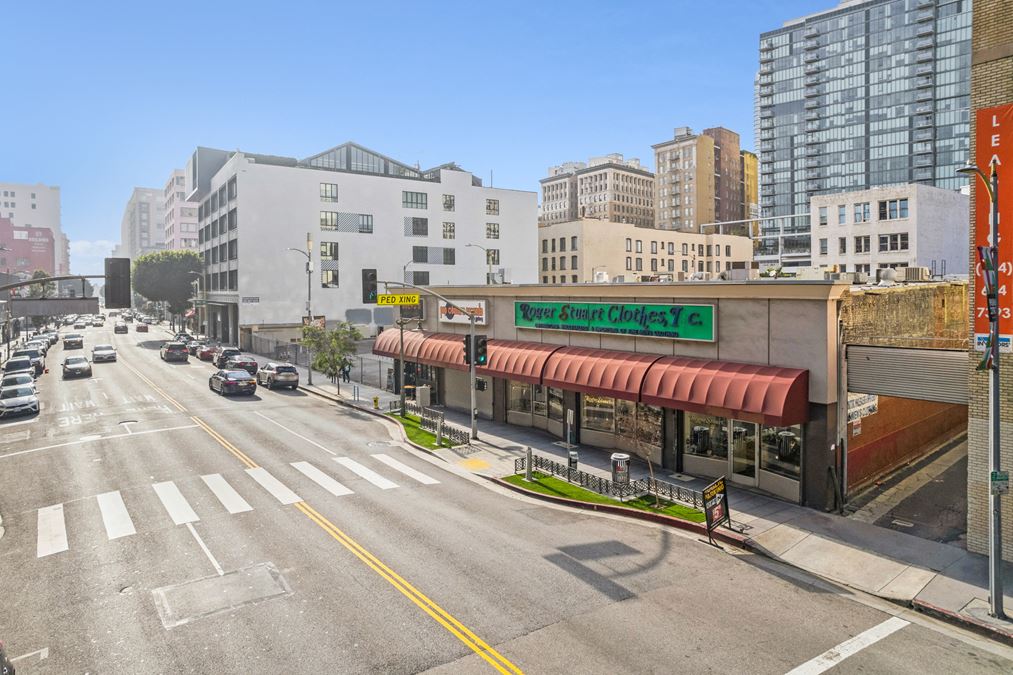 100% Leased Storefront Retail