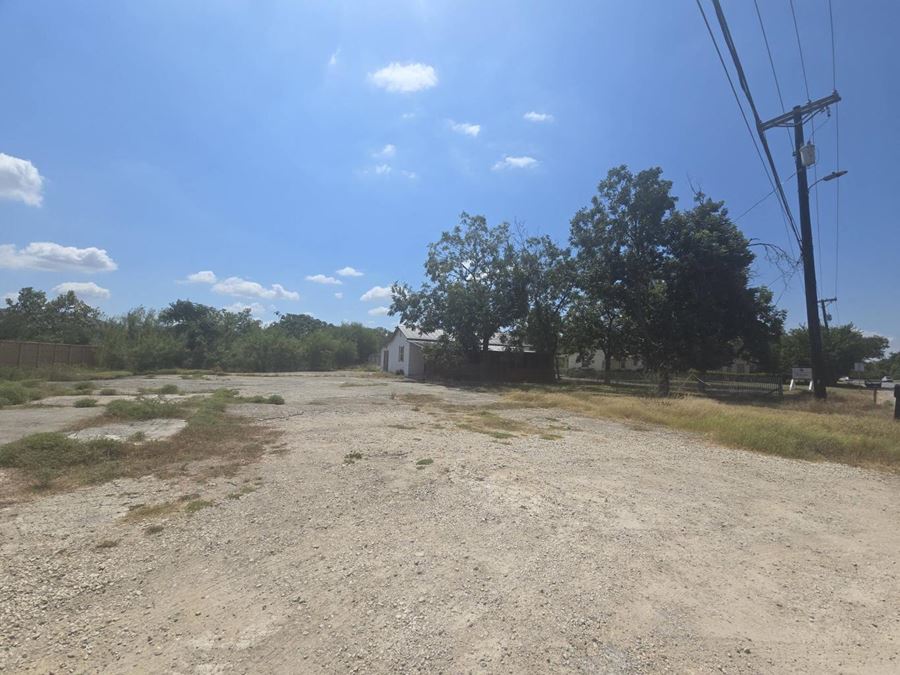 Gruene Road NB - Commerical Property