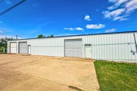 4,000 SF WAREHOUSE OFF I-35 W