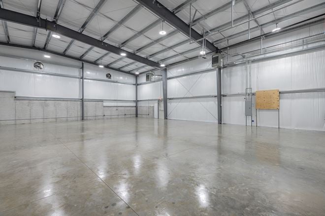 3906-3907 Caine Ln - Lease