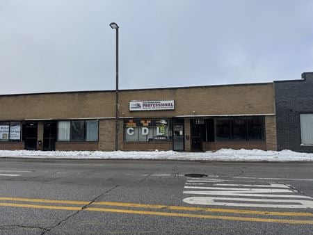 Retail space for Sale at 6244 S Archer Rd in Summit