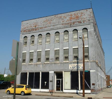 Photo of commercial space at 439-443 10th Street in Toledo