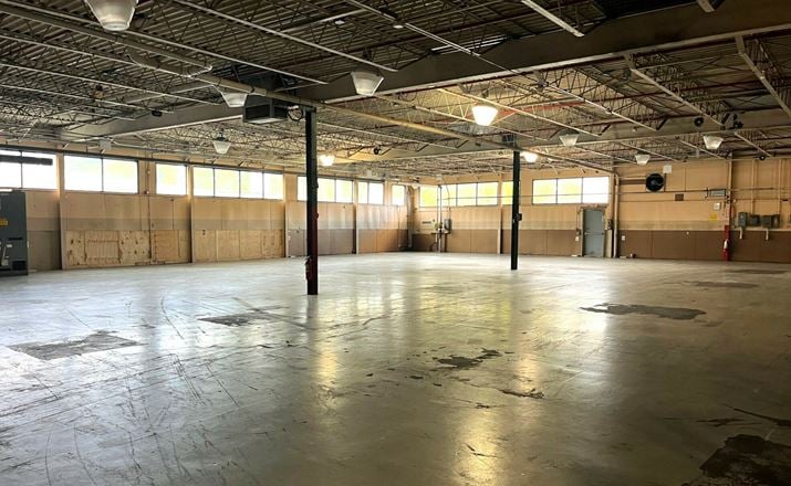 Warehouse / Light Industrial / Flex FOR LEASE