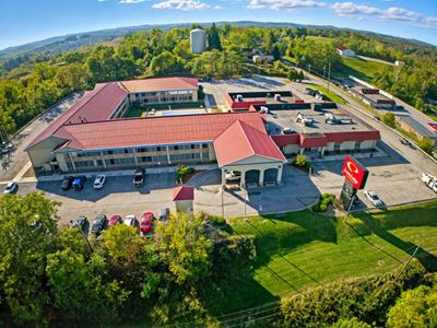 Econo Lodge Inn & Suites Triadelphia