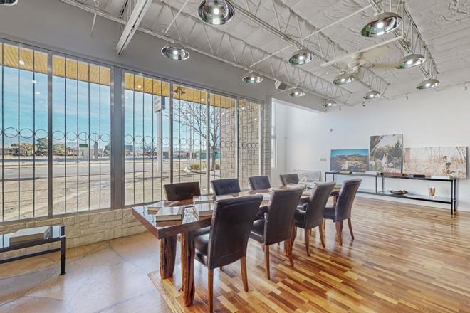 Fully Remodeled High Traffic Retail with Showroom & Vault