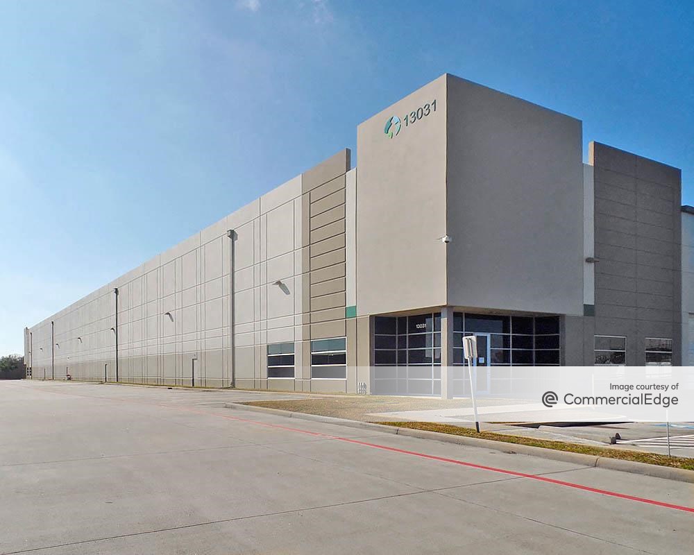 13031 Bay Area Blvd, Pasadena, TX 77507