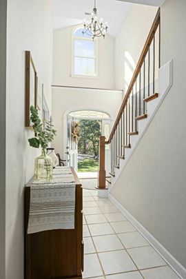 BEAUTIFUL HOME IN WOODLAND ESTATES