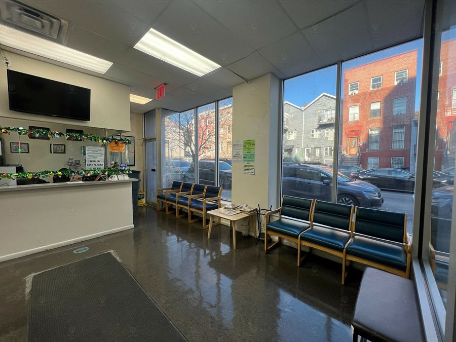 2150 SF | 488 Lafayette Avenue | Built-Out Office with High Ceilings for Lease