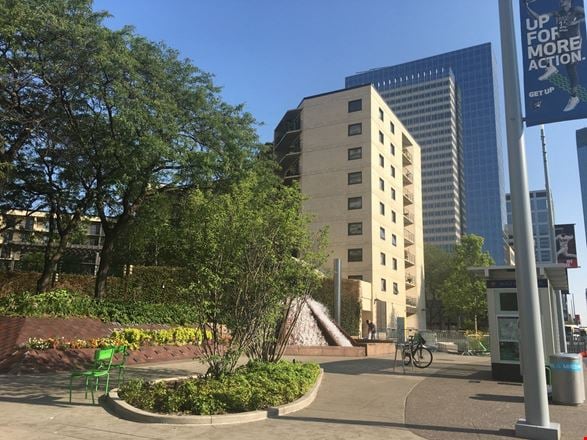 Retail property in Minneapolis, MN