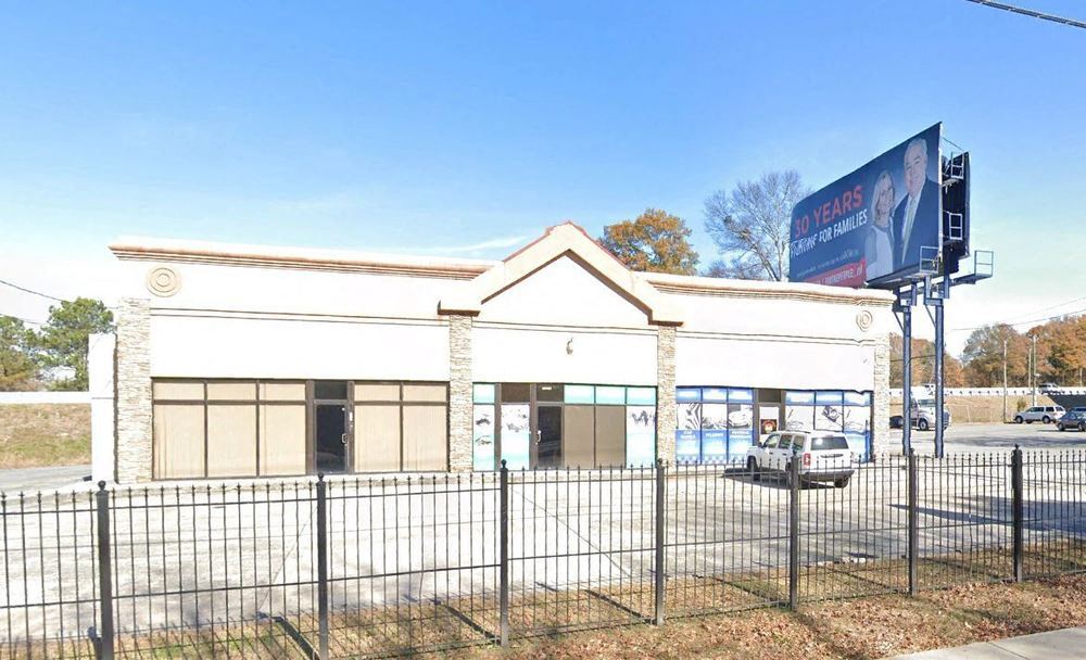 West End Retail/ Office +/-4,674 SF