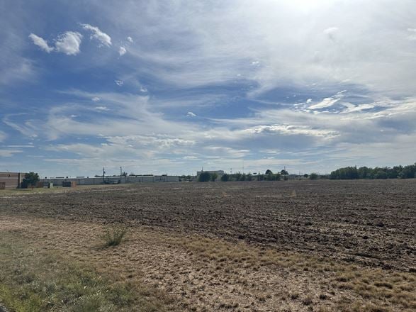 4294 Treanor Drive - 6.185 ACRES