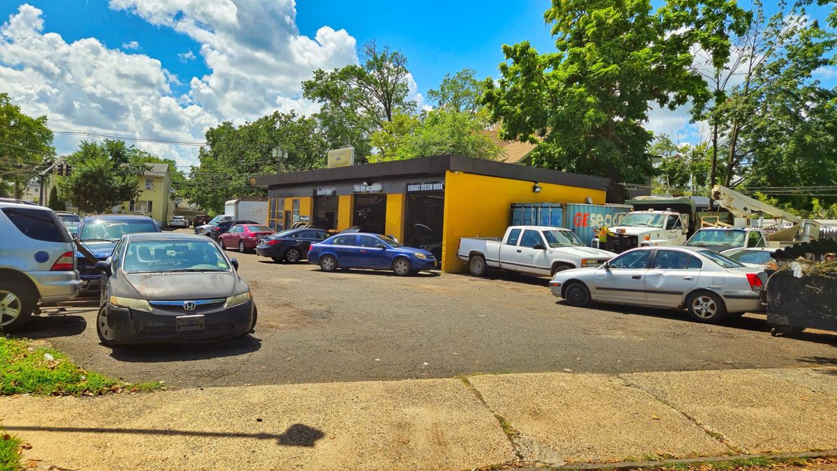 Building/land + Auto mechanic / car rental business