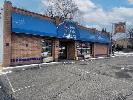Photo of commercial space at 2515 Union Lake Rd in Commerce Township