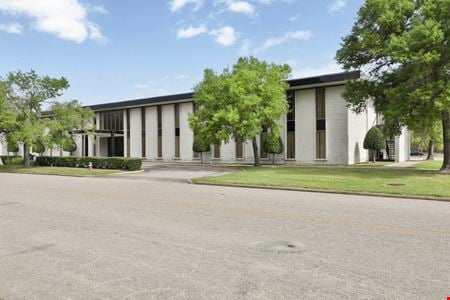 Office space for Sale at 16903 Buccaneer Lane in Houston