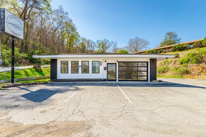 2502 Cummings Hwy