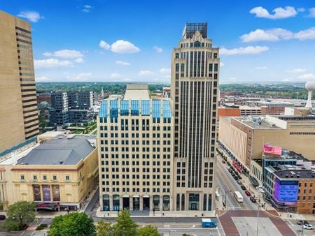 Retail space for Rent at 21 E State St in Columbus