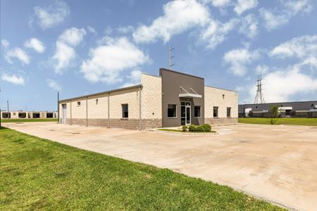 Industrial space for Rent at 220 Ibis St in Webster