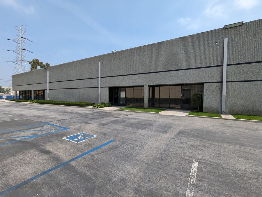 Live Oak Commerce Center