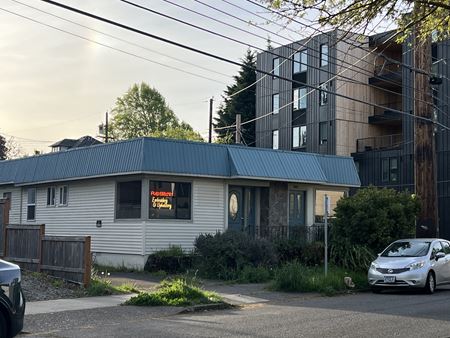 Retail space for Rent at 4305-4307 SE Milwaukie Avenue in Portland