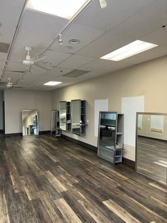 285 North El Camino Real