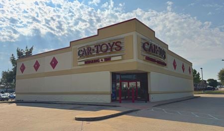 Retail space for Rent at 2738 W Wheatland Rd in Dallas