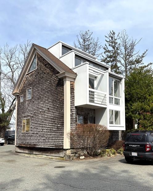 2048 Washington Street -- Barn/Office (entire building).