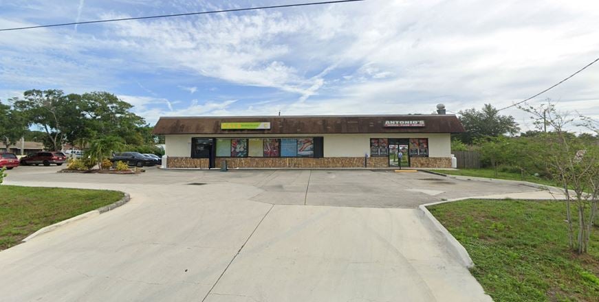 Retail space for Sale at 751 NW Airoso Blvd in Port Saint Lucie