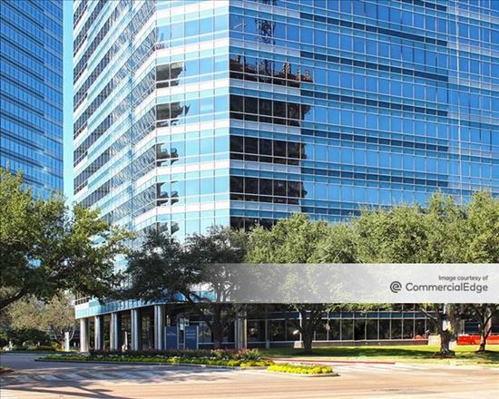 Four Oaks Place - Wells Fargo Tower