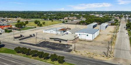 Industrial space for Rent at 1520-1601 LaSalle Ave in Waco