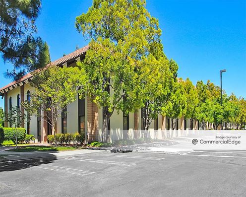 El Gato Business Center