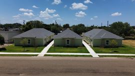 222 W Mahl St