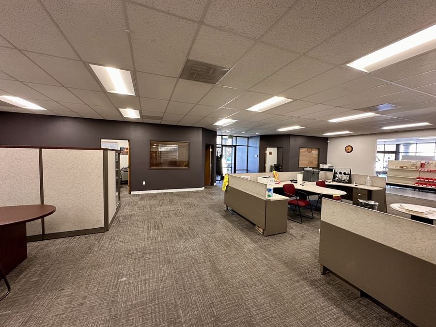 Freestanding Layton Industrial/Flex