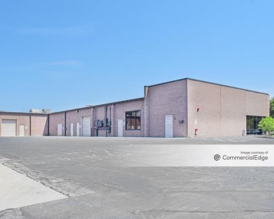 Kansas Commerce Center - 15303-15379 West 95th Street